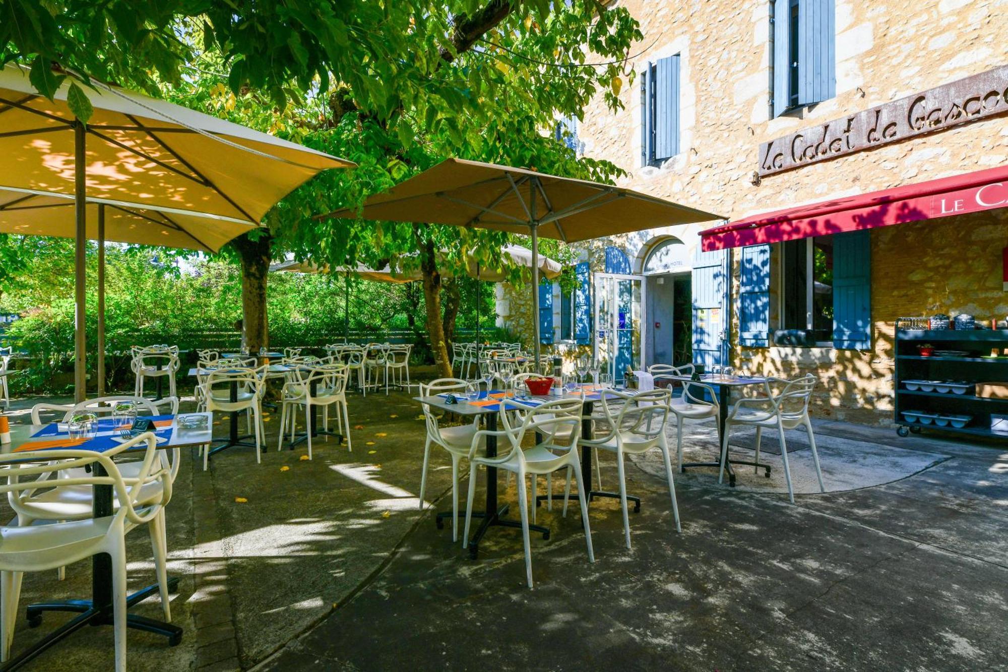 Logis Hotel & Restaurant Le Cadet De Gascogne Saint-Justin  Exteriér fotografie